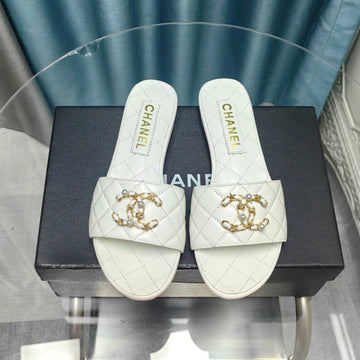 Mule Sandal Quilted White Calfskin Mop