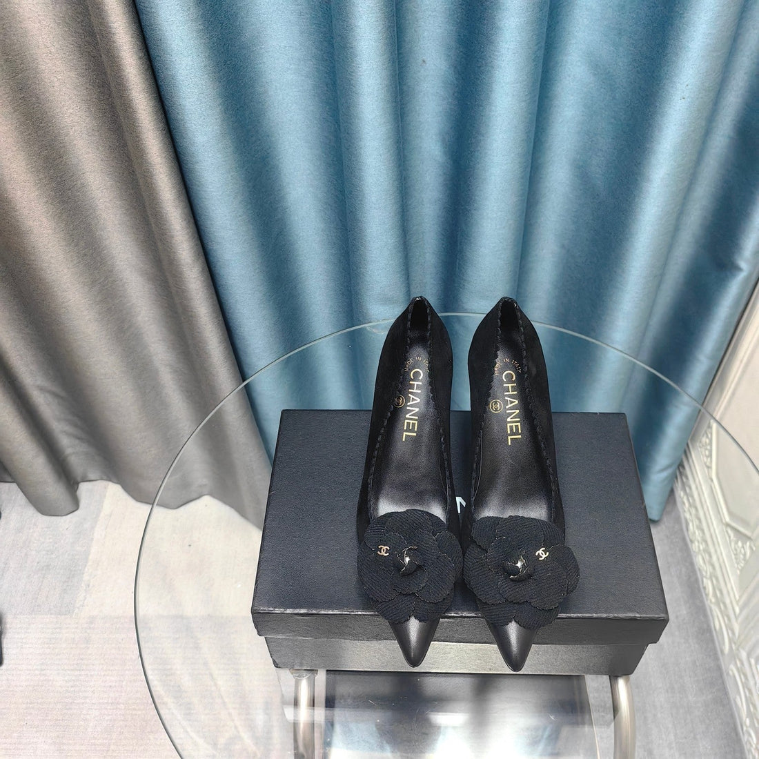 CC High Heels 80 Mm In Black Suede And Calfskin With Flower