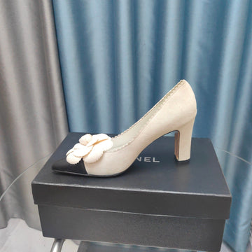CC High Heels 80 Mm In White Suede And Black Calfskin With Flower