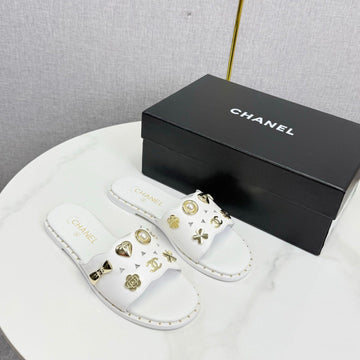 CC 26S Crystal Sandal White Sheepskin 639830