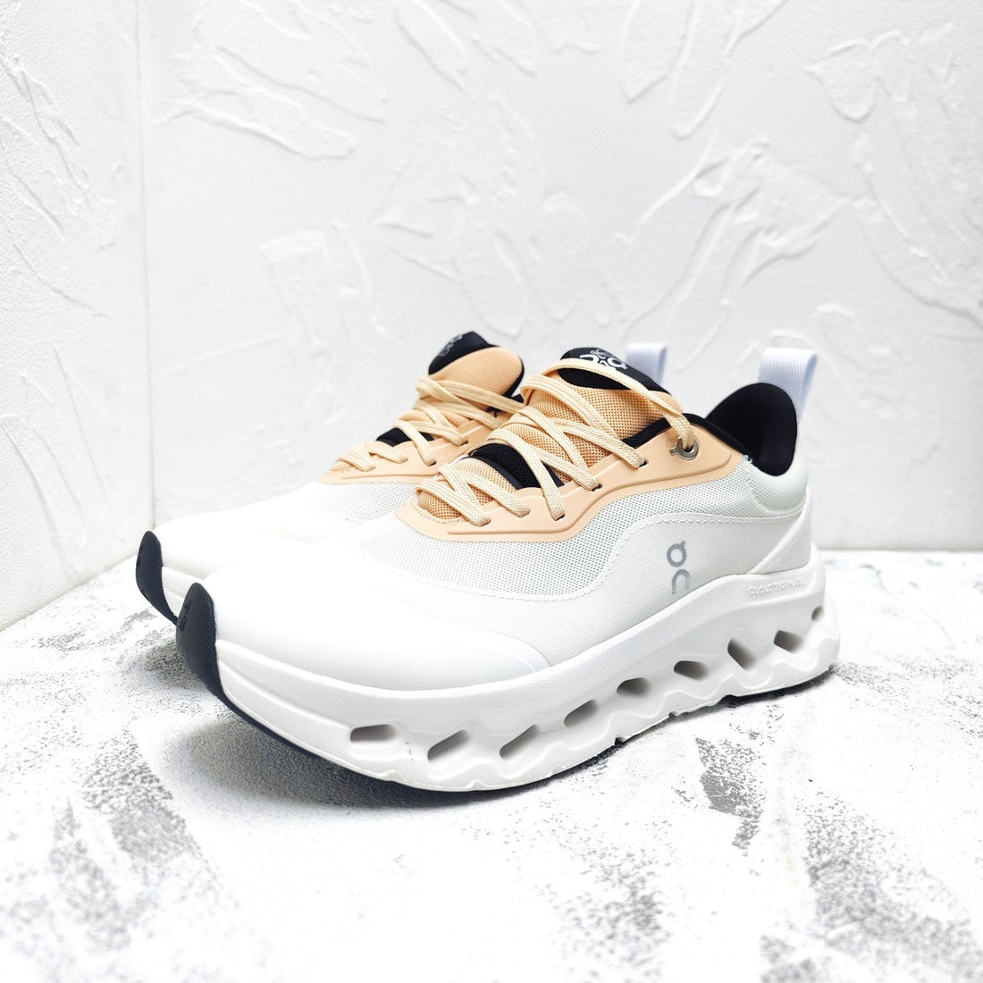 Cloudtilt 2.0 Sneaker Pale Gray Mix Pale Orange Calfskin And Breathable Mesh