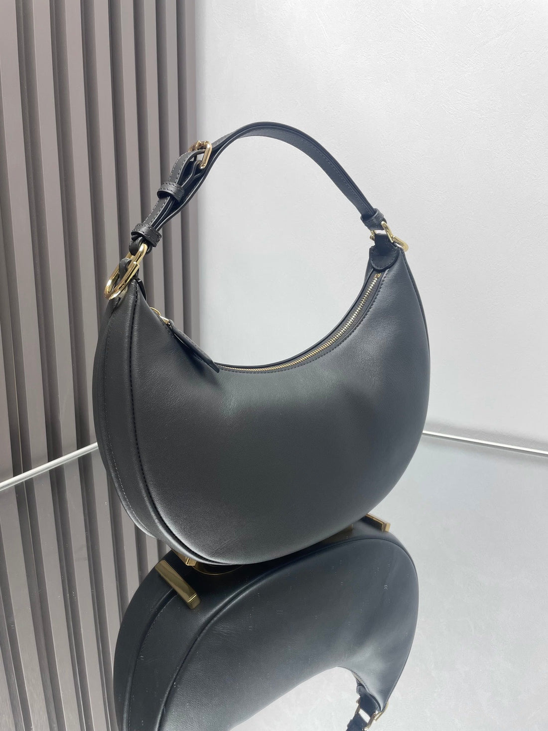 Fendigraphy Medium 29 In Black Smooth Lambskin Gold Hardware