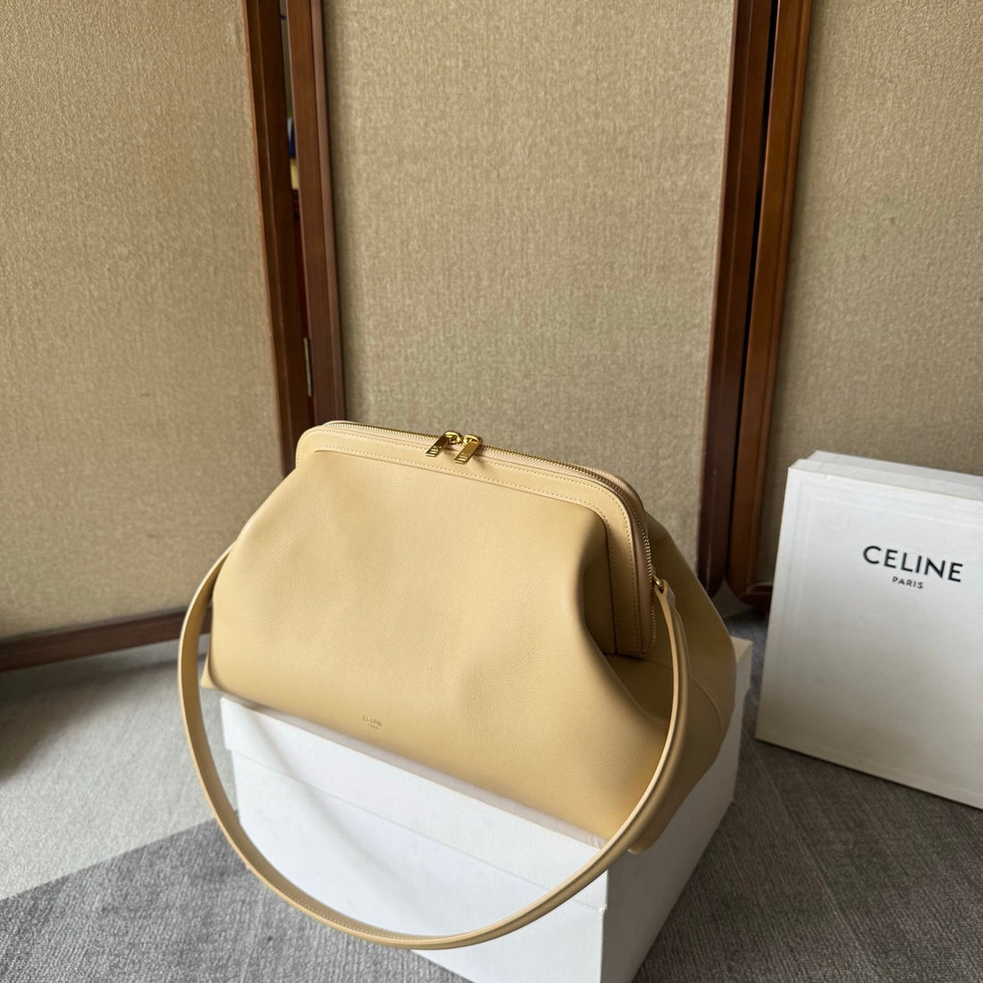 Cl Doctor's Pouch 35CM Beige Calfskin 288924