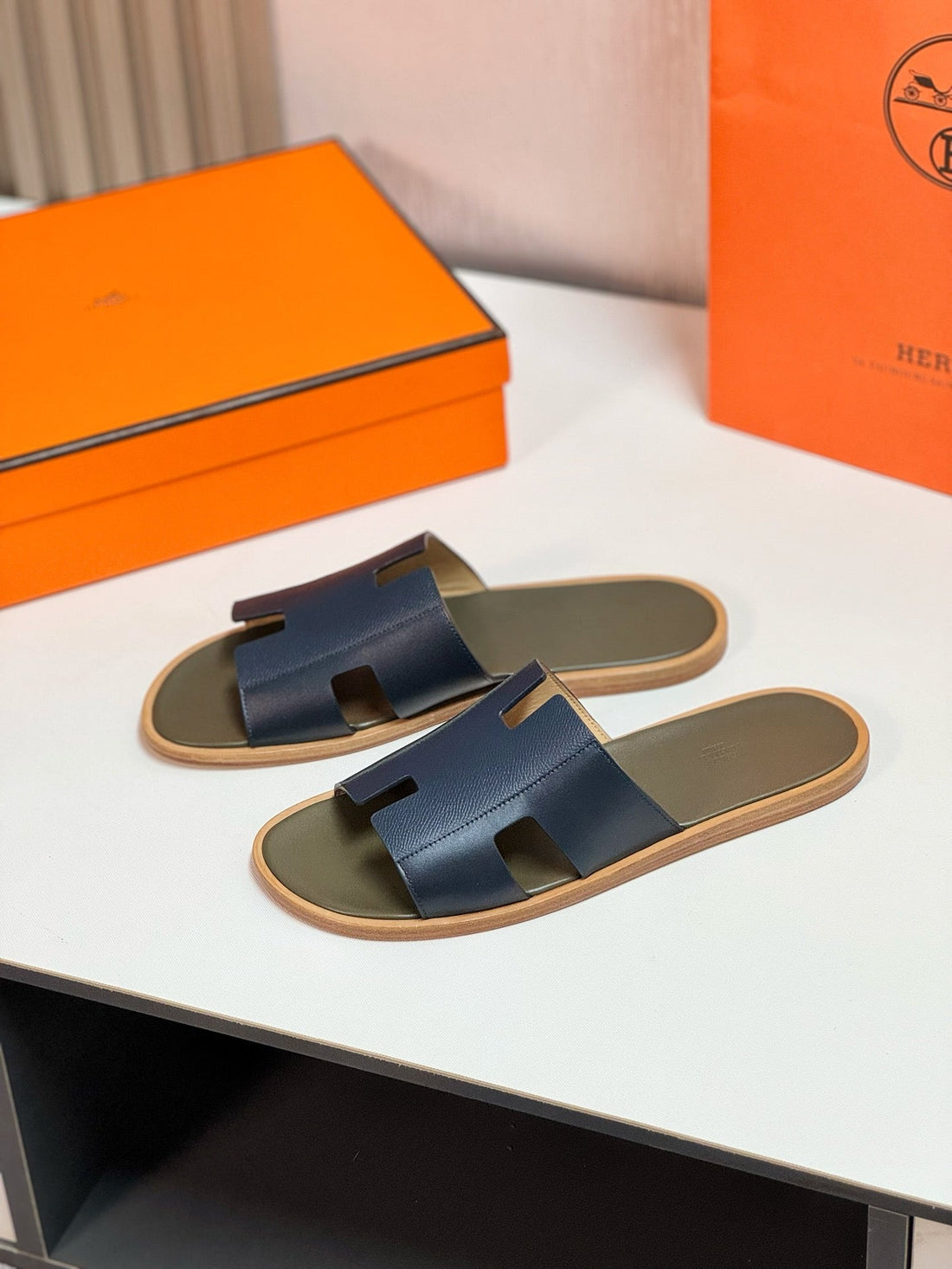 Izmir Sandal Crocodide Black
