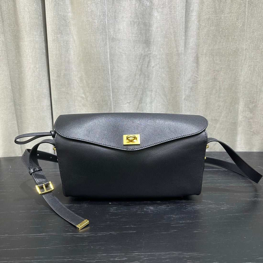 Bg Le 7 Shoulder Bag Black Calfksin