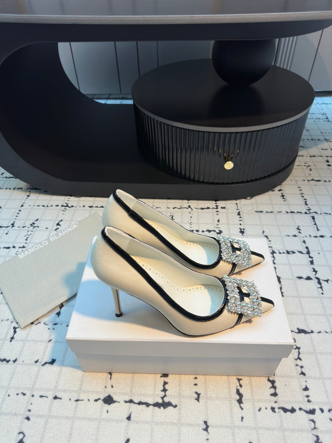 Hangisi 100 Beige Linen With Black Leather Jewel Buckle Pumps 161069