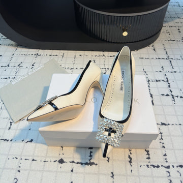 Hangisi 100 Beige Linen With Black Leather Jewel Buckle Pumps 161069