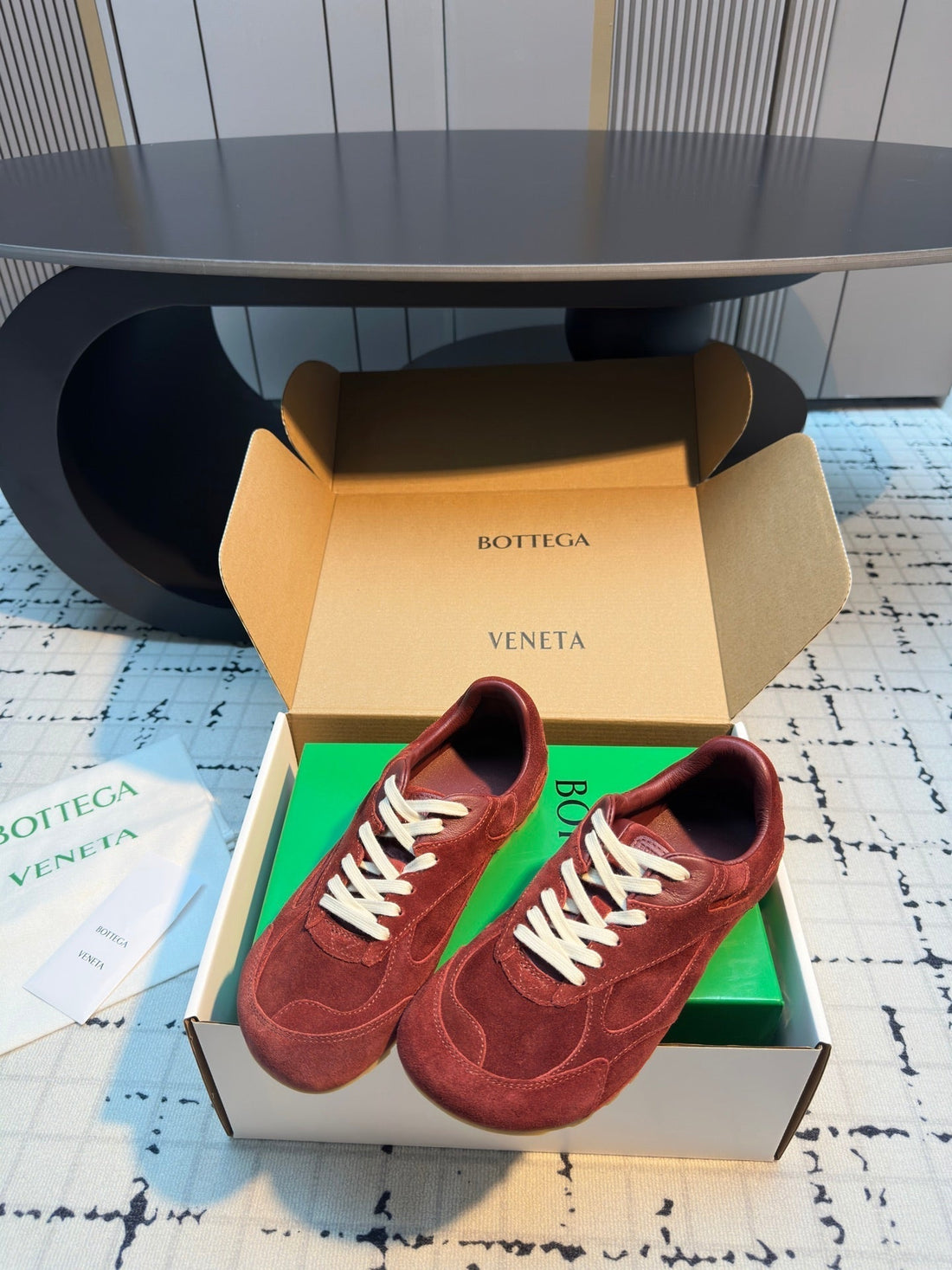 Bv 25S Orbit Flash Sneaker Red Suede 429482