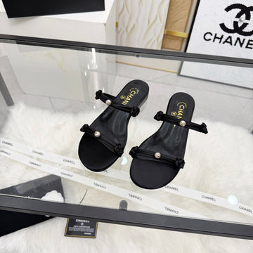 CC 2026 Pearl Slide Black Satin Leather 692026