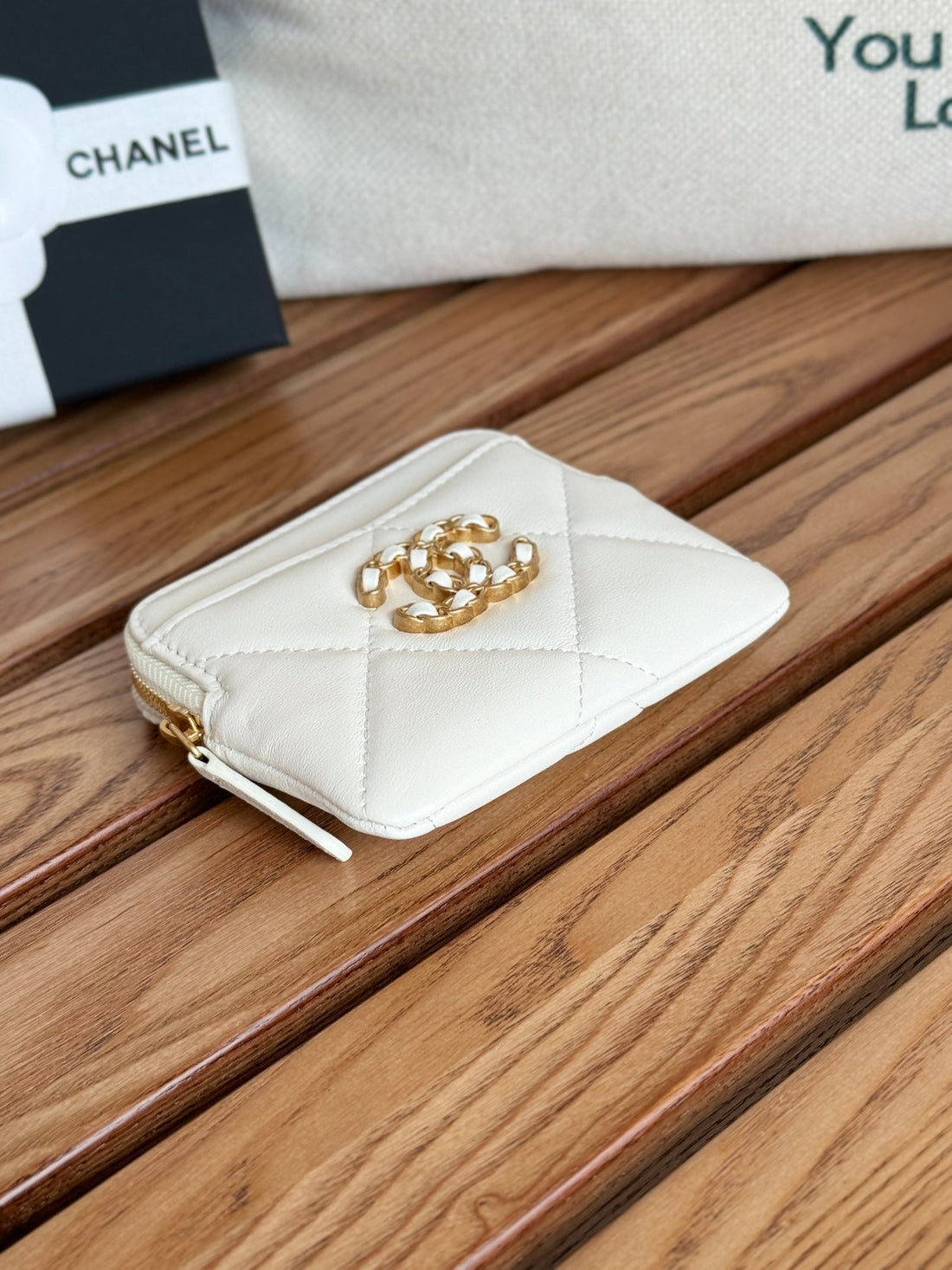 CC 19 Zipped Coin Purse 11CM White Lambskin Gold Hardware