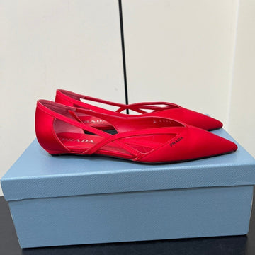 Cut-Out Ballerinas In Red Satin