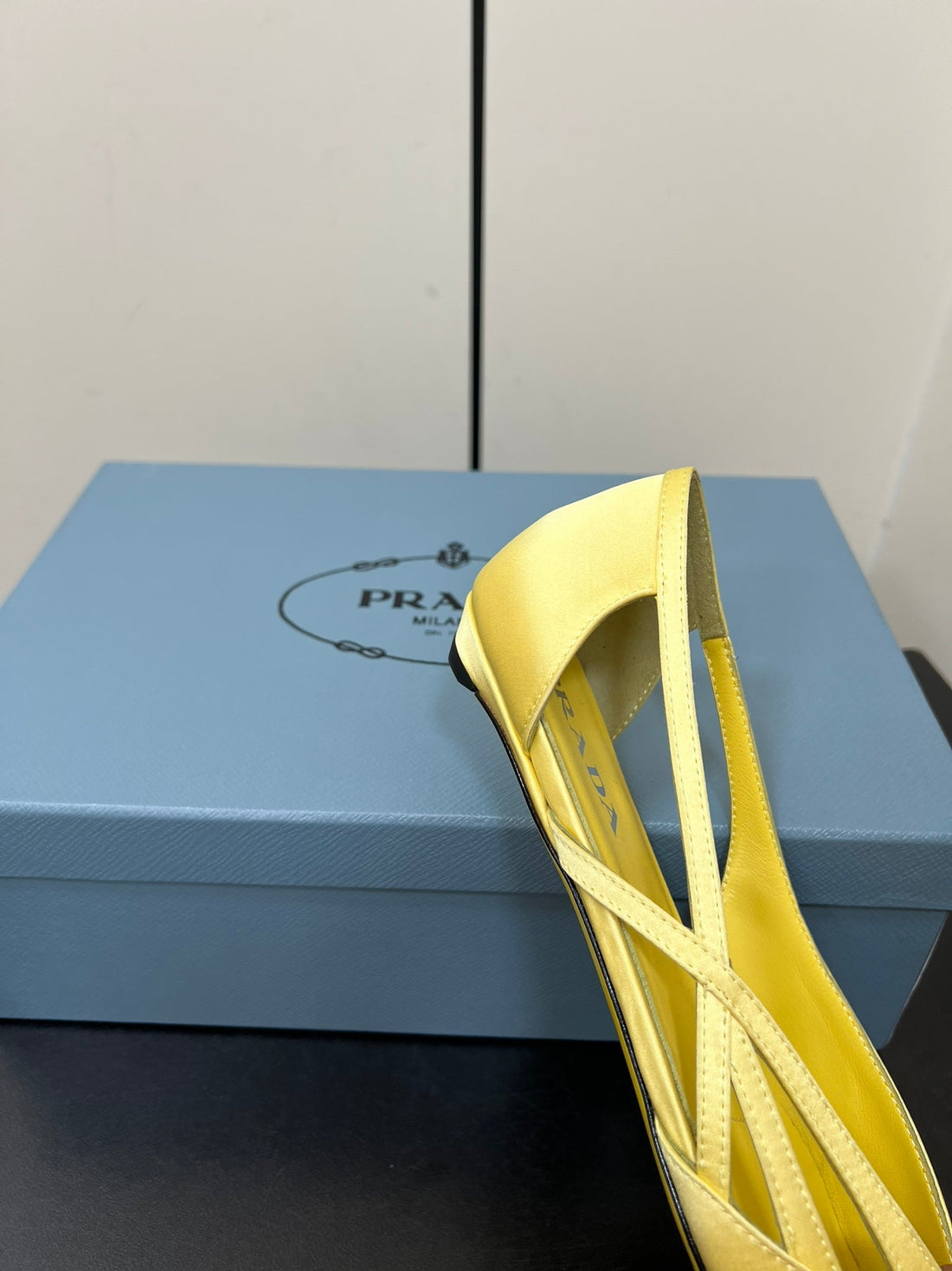 Cut-Out Ballerinas In Light Yellow Satin