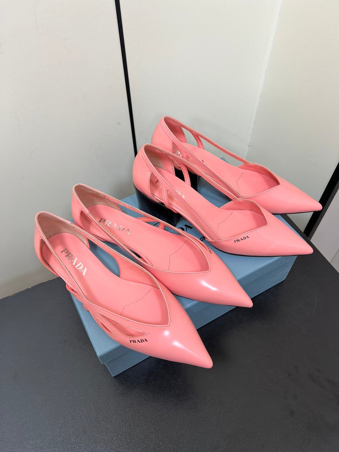 Brushed Cut-Out Pumps In Salmon Pink Calfskin