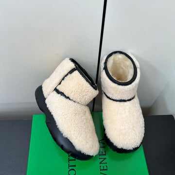 Bv Mini Snap Ankle Boot White Calfskin Shearing 538961