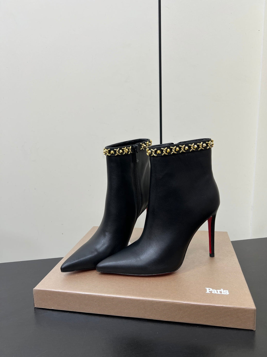 Cl Booty Chain Ankle Boots 10.5 Sheepskin 618911
