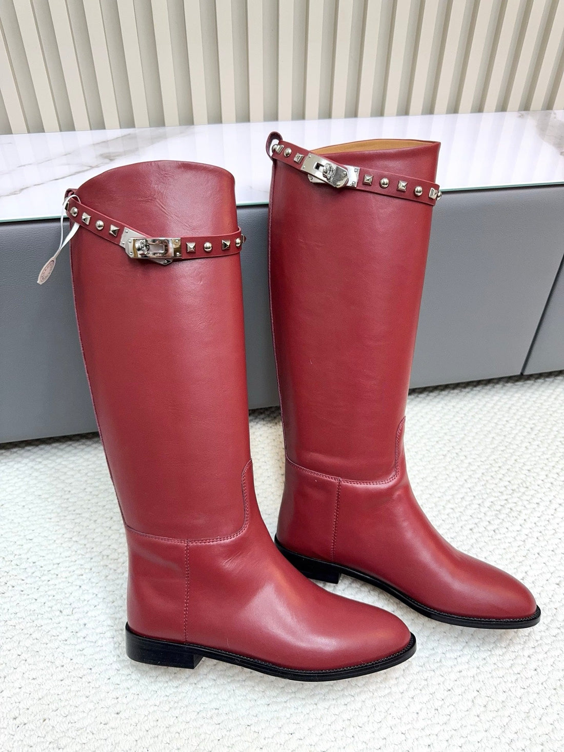 Hm 25SS Kelly Buckle Riding Boots Red Cowhide 576124