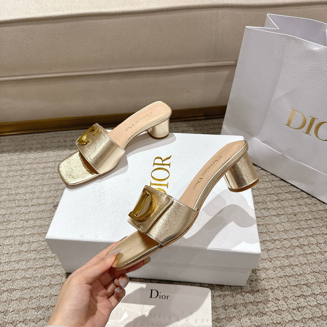 CD 25 C'est Dio Metallic Gold Patent Leather 396131