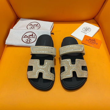 Chypre Sandal Crystal Gris Tourterelle Suede Black Calfskin
