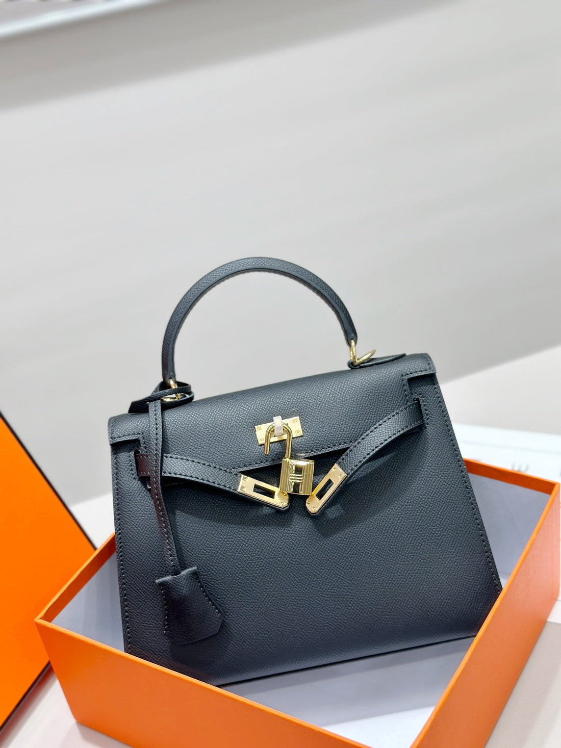 HM Kelly 25CM Black Epsom Leather Gold Hardware
