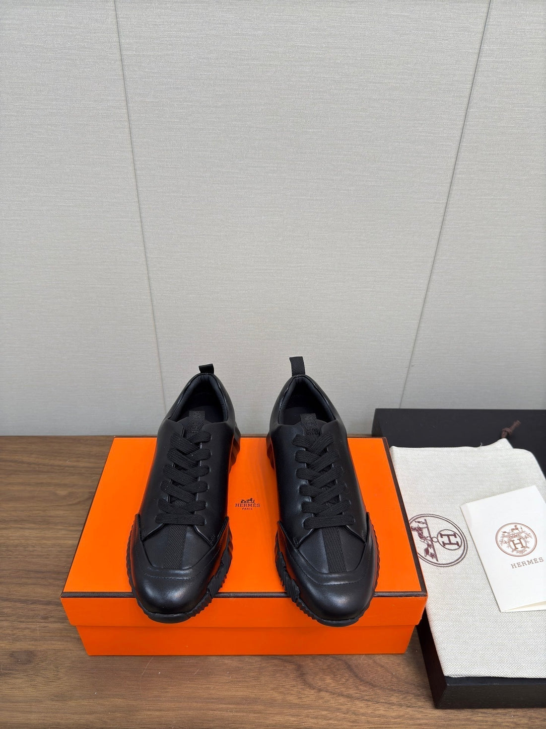 Hm Bouncing Sneaker Black Calfskin 213522