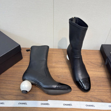 CC 25B Double C Giant Pearl Ankle Boots 50MM Black Sheepskin 465702