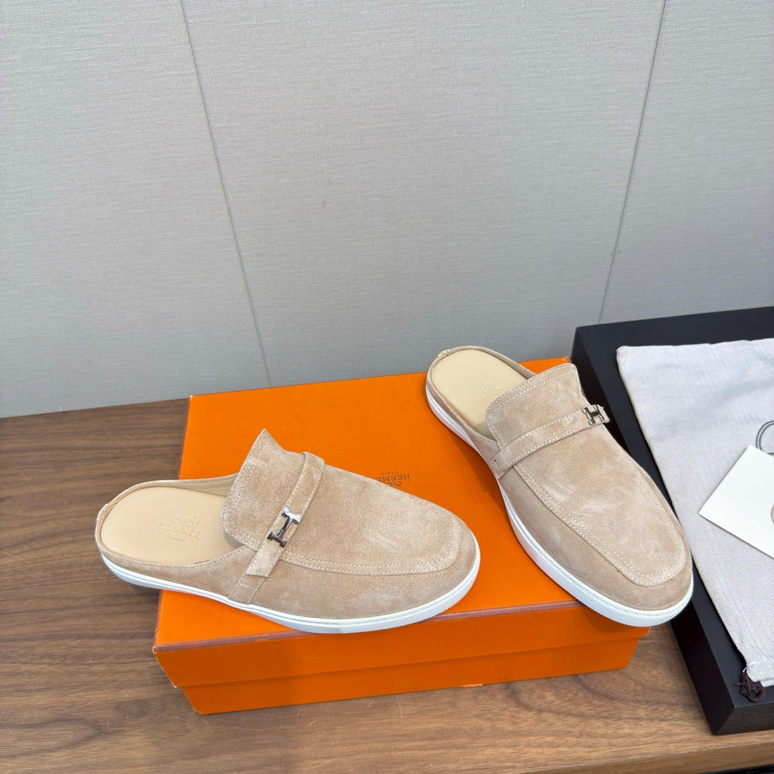 Hm 25S Like Mule Pale Taupe Suede Rubber 465661