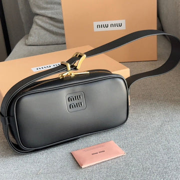 Baguette 25 Bag In Black Calfskin