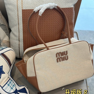 Top - Handle 35 Bag In Beige Canvas