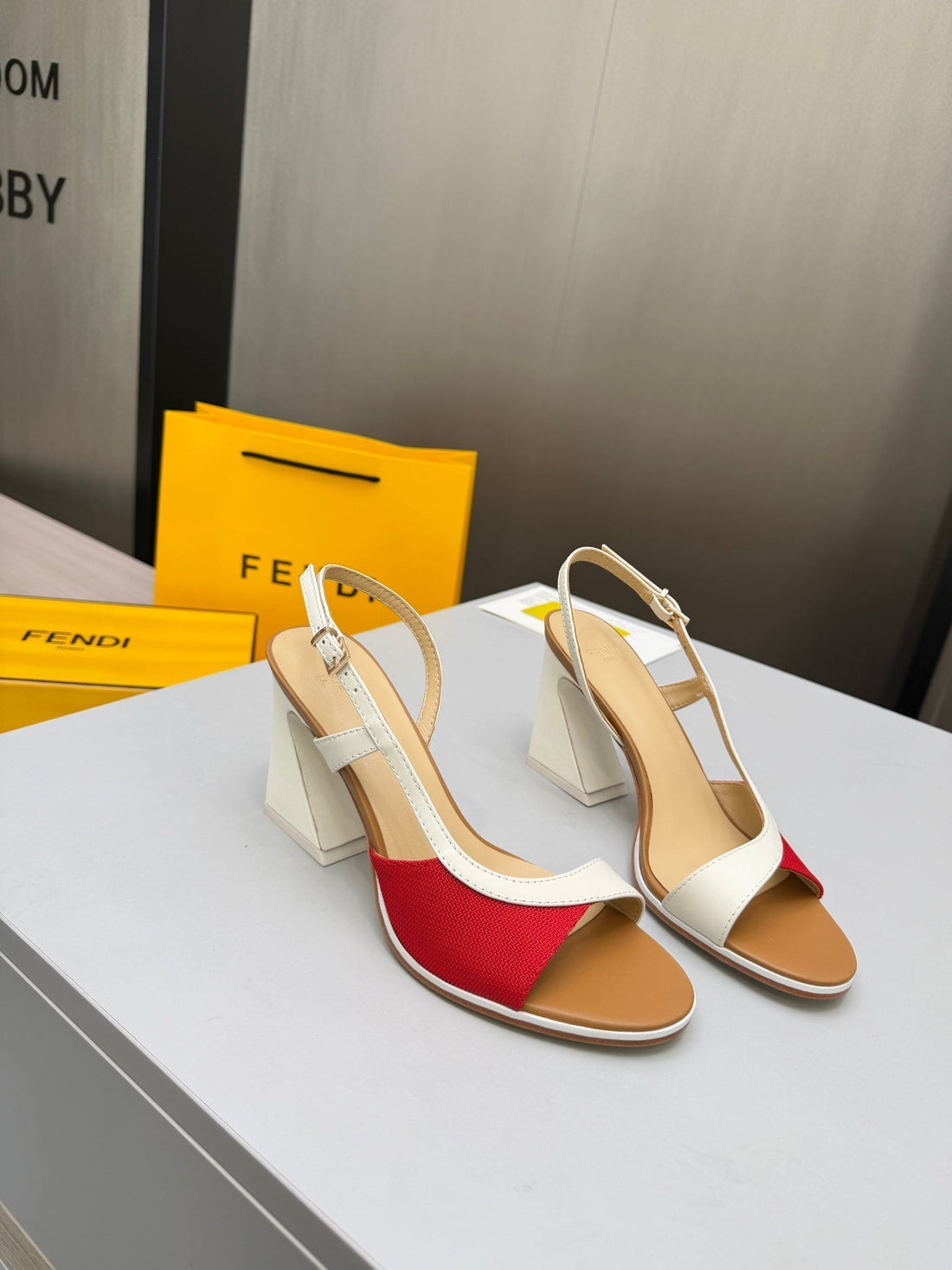 Fendi 26S Arco 9CM Red Brown Cotton Cowhide 675967