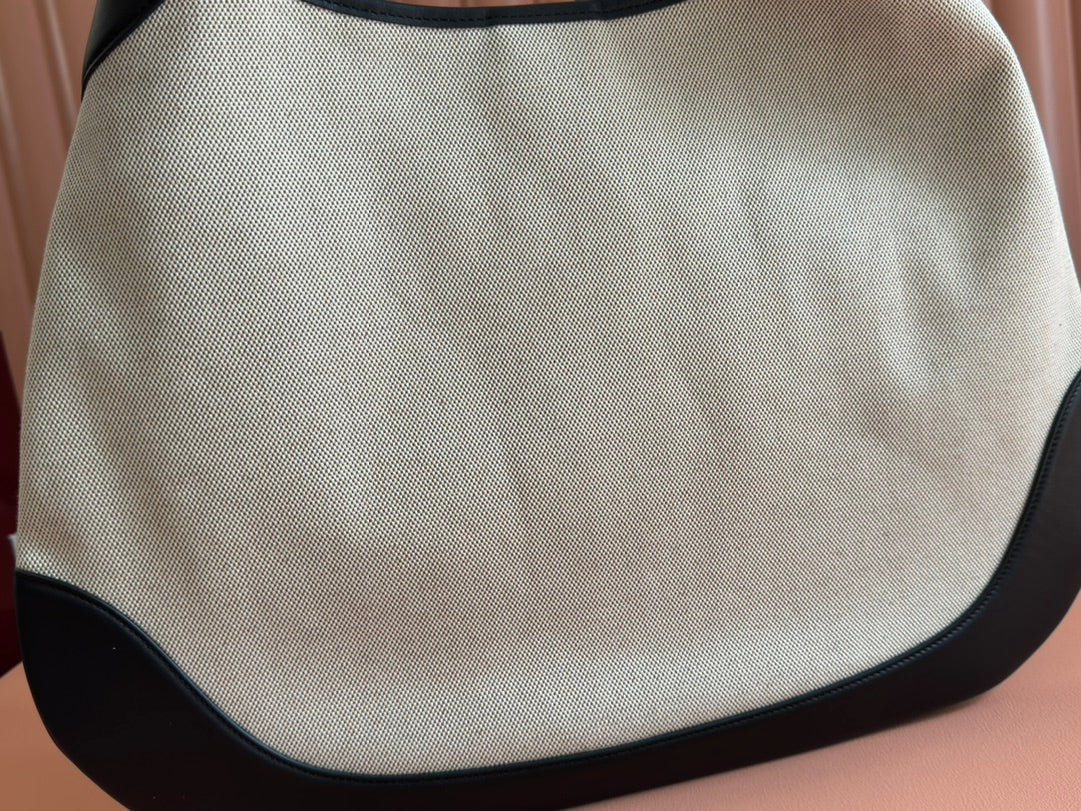 Body Medium Shoulder Bad 49 In Natural Canvas And Black Calfskin Gold Hardware