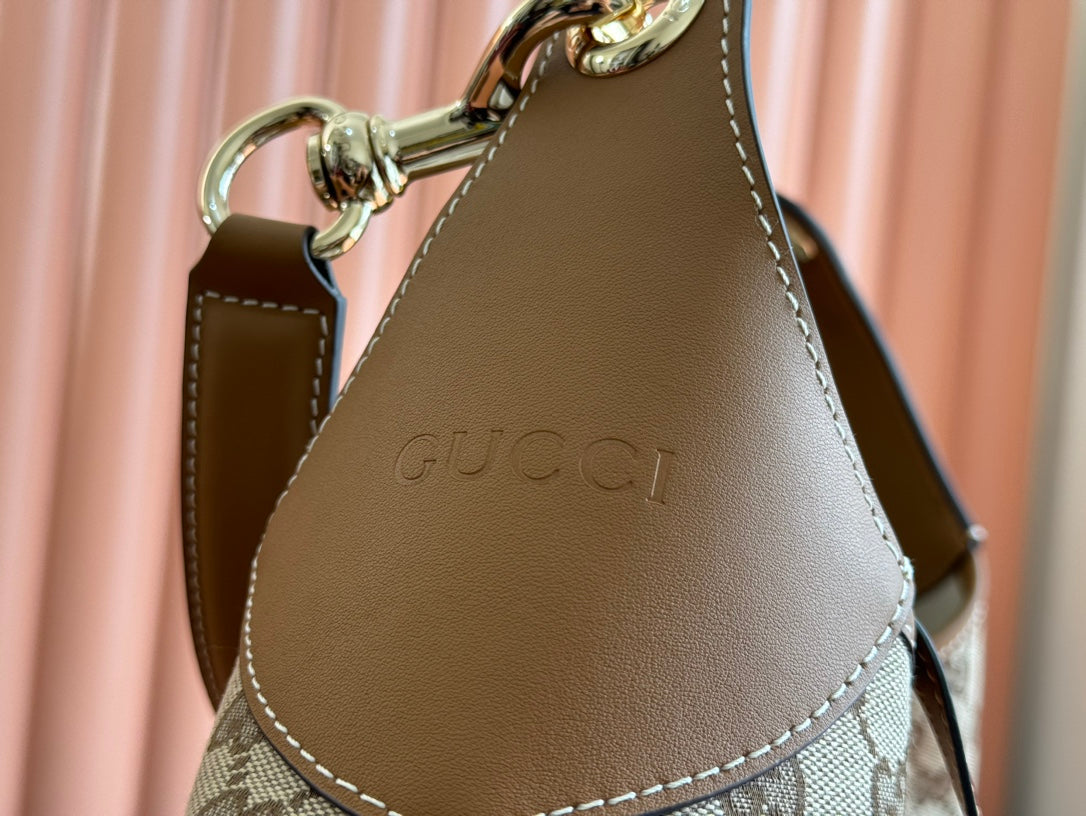 Body Medium Shoulder Bad 49 In Beige Monogram Canvas And Brown Calfskin Gold Hardware