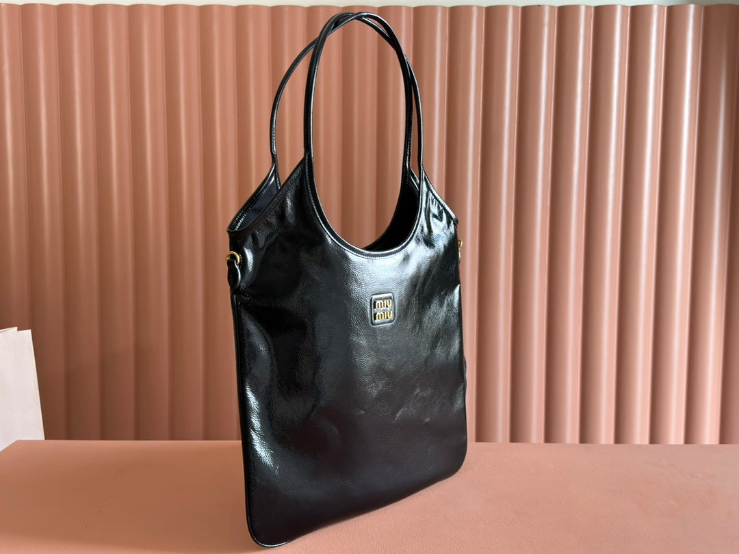 Ivy 40 Tote In Black Patent Calfskin