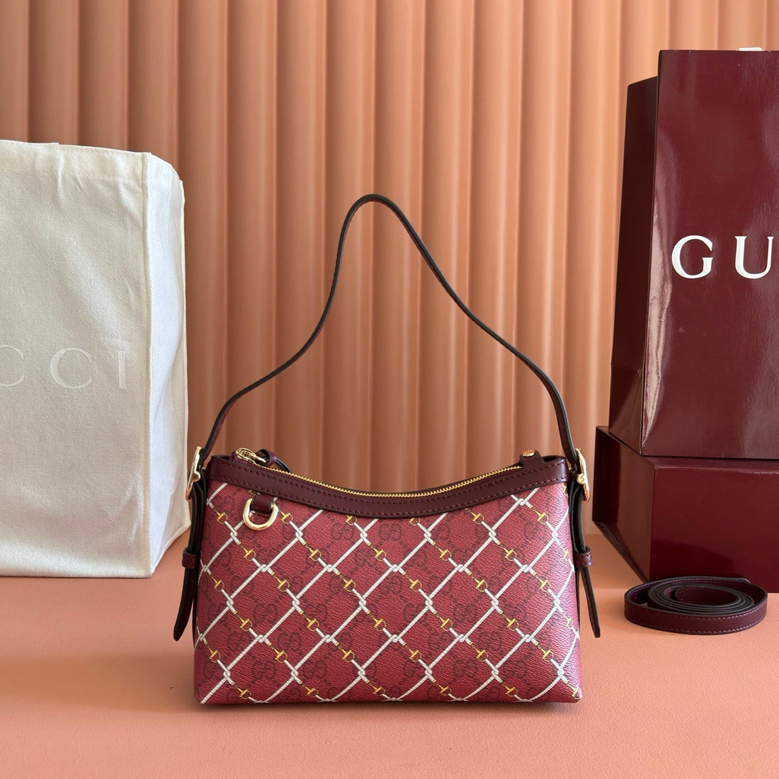 GG Emblem Small Shoulder Bag 22CM Red GG Fabric
