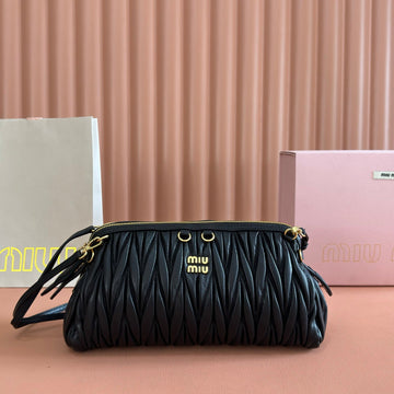 Miu Caprice Clutch Black Matelassé Nappa Leather 280764
