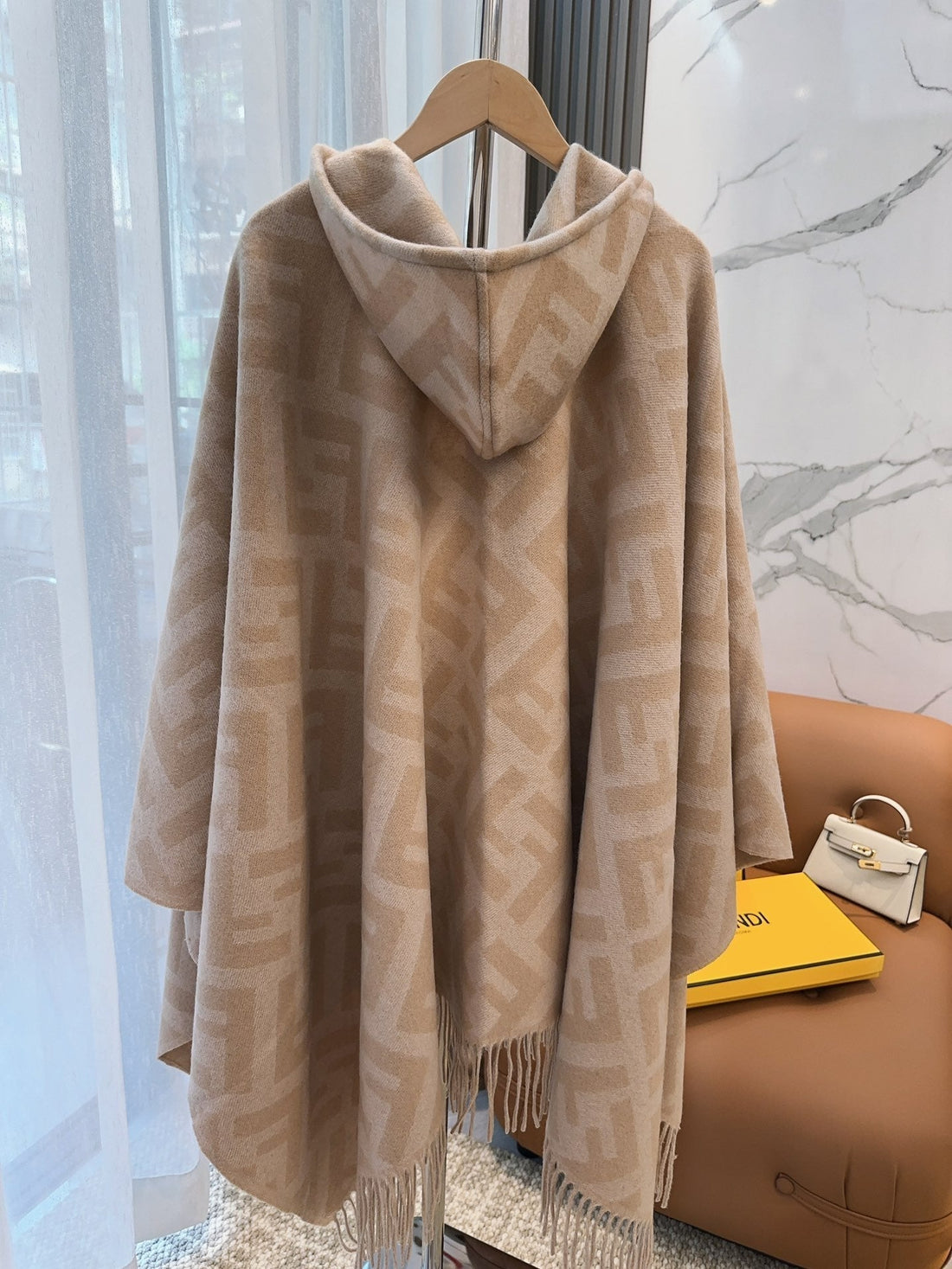 Ff Poncho In Tuscan Beige Cashmere 413684