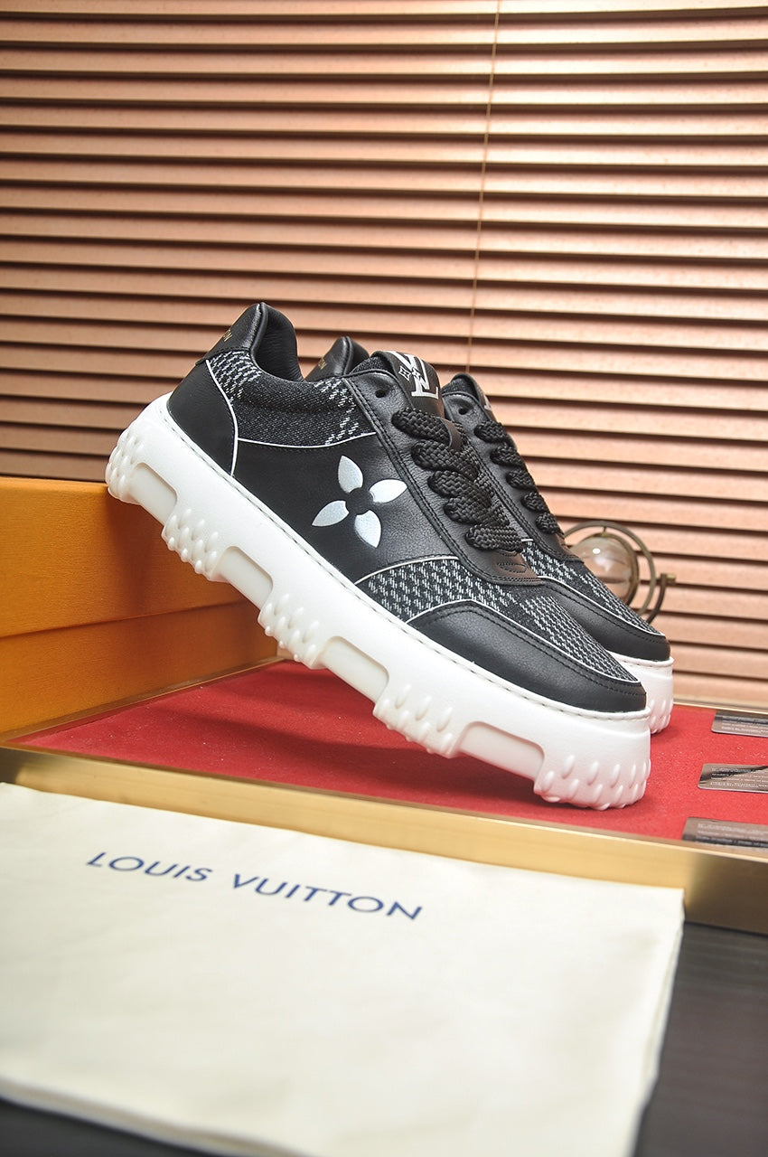LV Trainer Black Calfskin And Denim