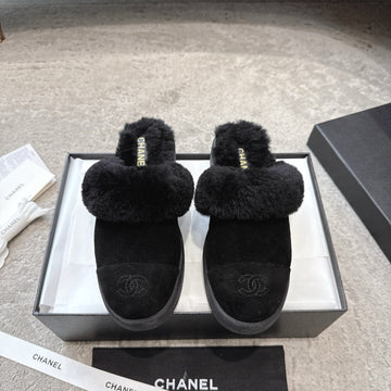 CC 25K Snow Mule 30MM Black Wool Suede 527622