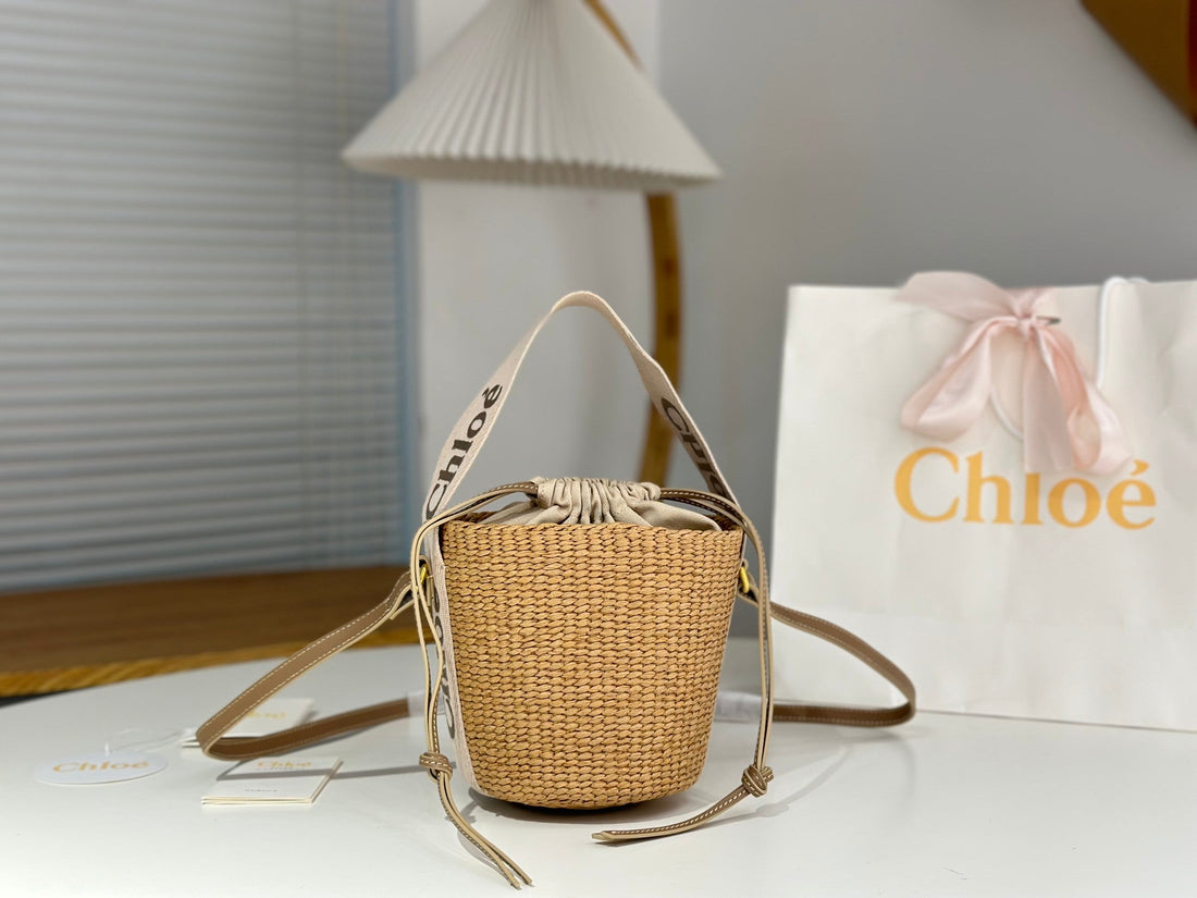 Chloé Woody Straw Bucket Bag 16CM Beige Raffia