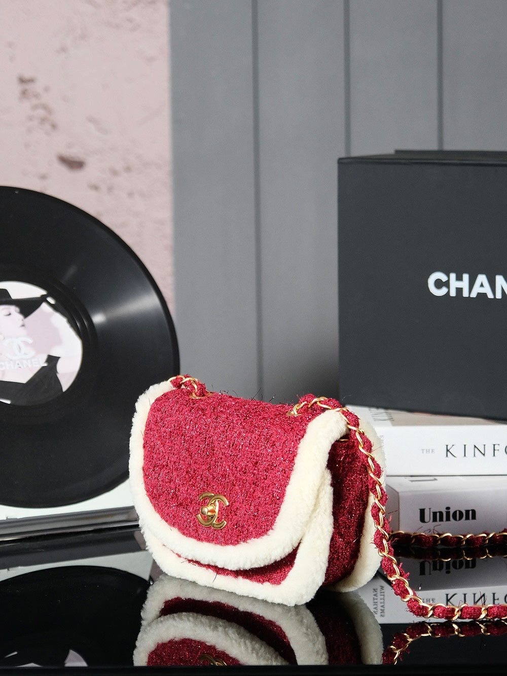 CC 24N Flap Bag 20CM Red Beige Tweed Sherling