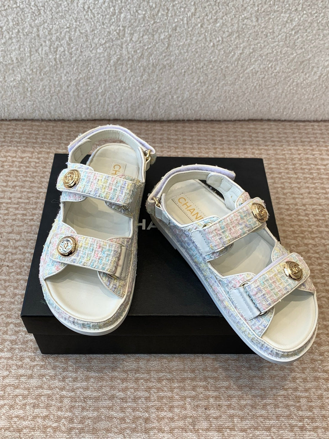 Dad Sandal In White Mix Colorful Fabric
