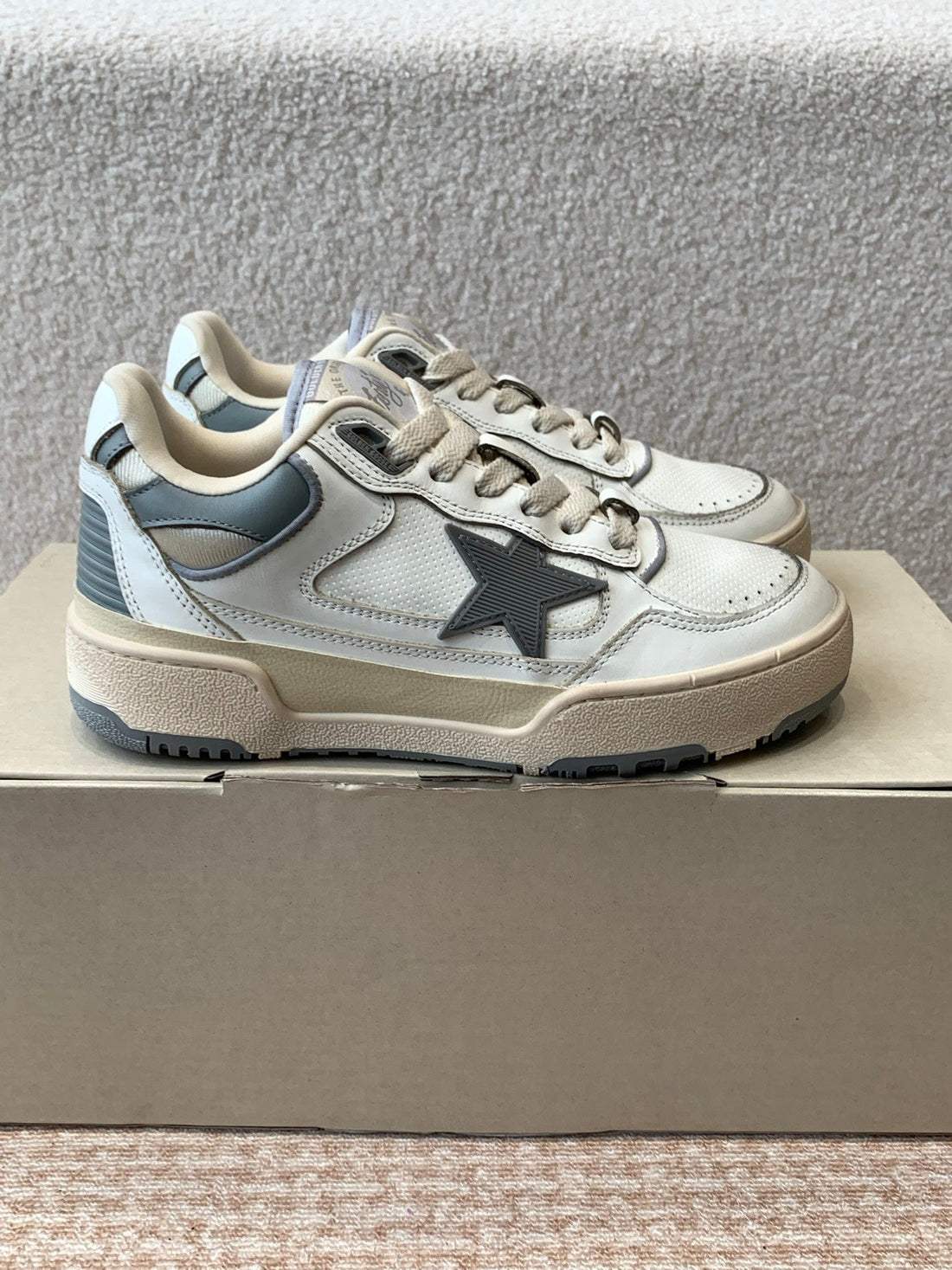 FORTY2 Sneakers With Grey Star And White Leather Heel Tab