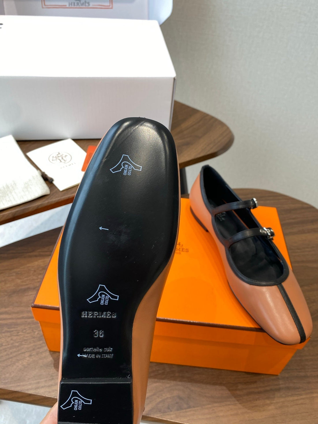 Hm 25S Mary Jane Double Strap Camel Black Calfskin 422564