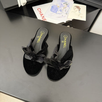 CC 25C Thong Sandal Bow Black Velvet Fabric 233564