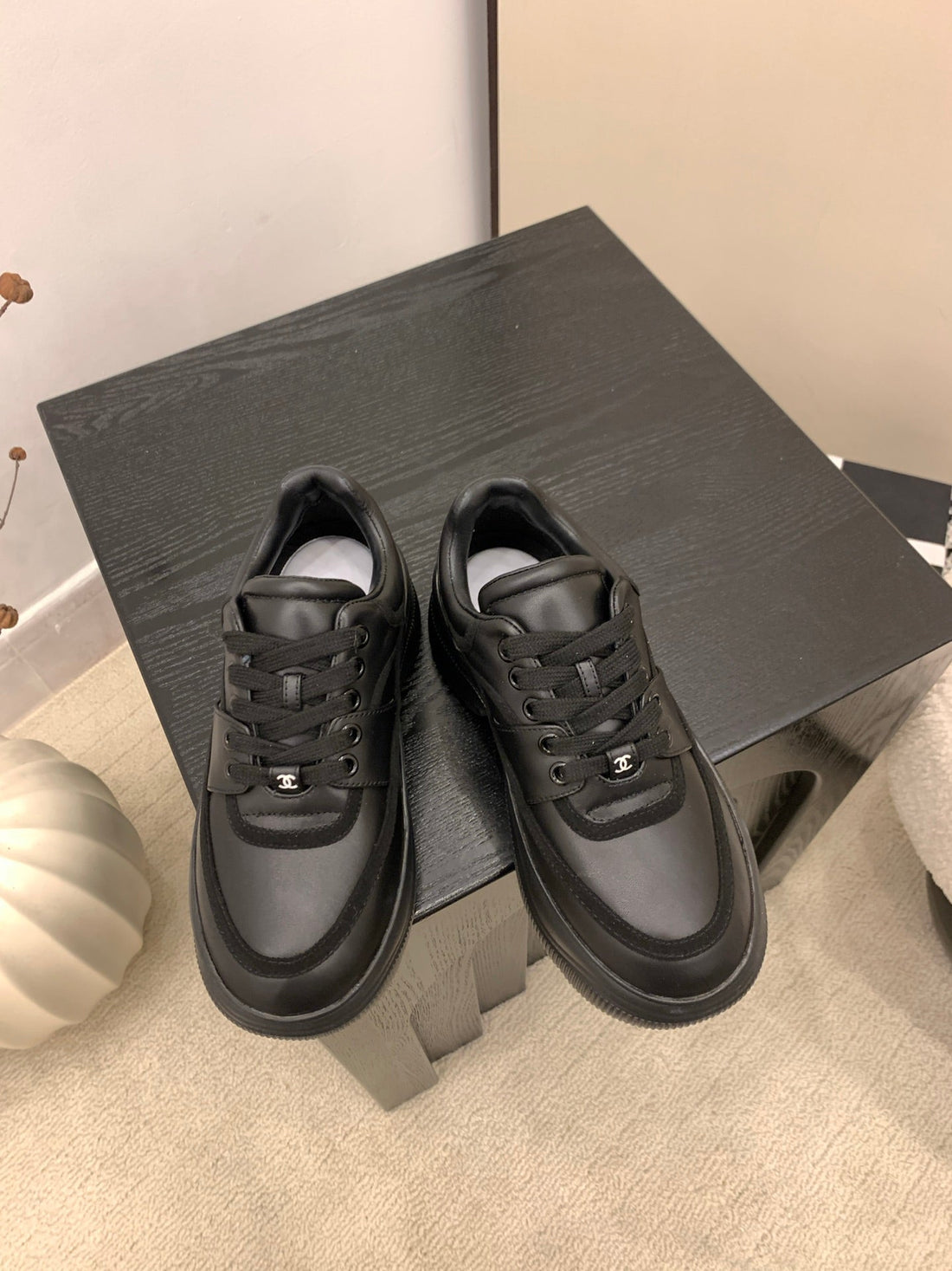 CC Alexander Mcqueen Sneakers Black Mmooth Calfskin 537189