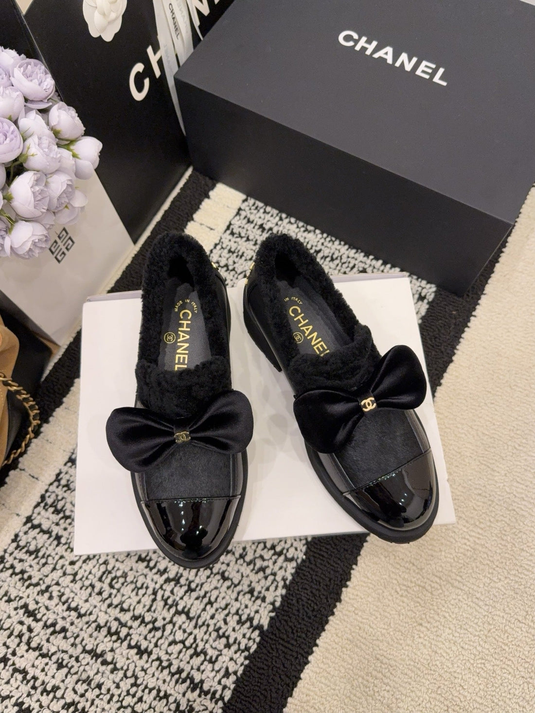 CC 26 Fur-Lined Loafer With Bow Black Wool Leather 588823