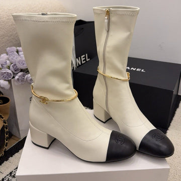 CC 26 Short Boot With Gold-Tone Ankle Chain White Black Lambskin 588820