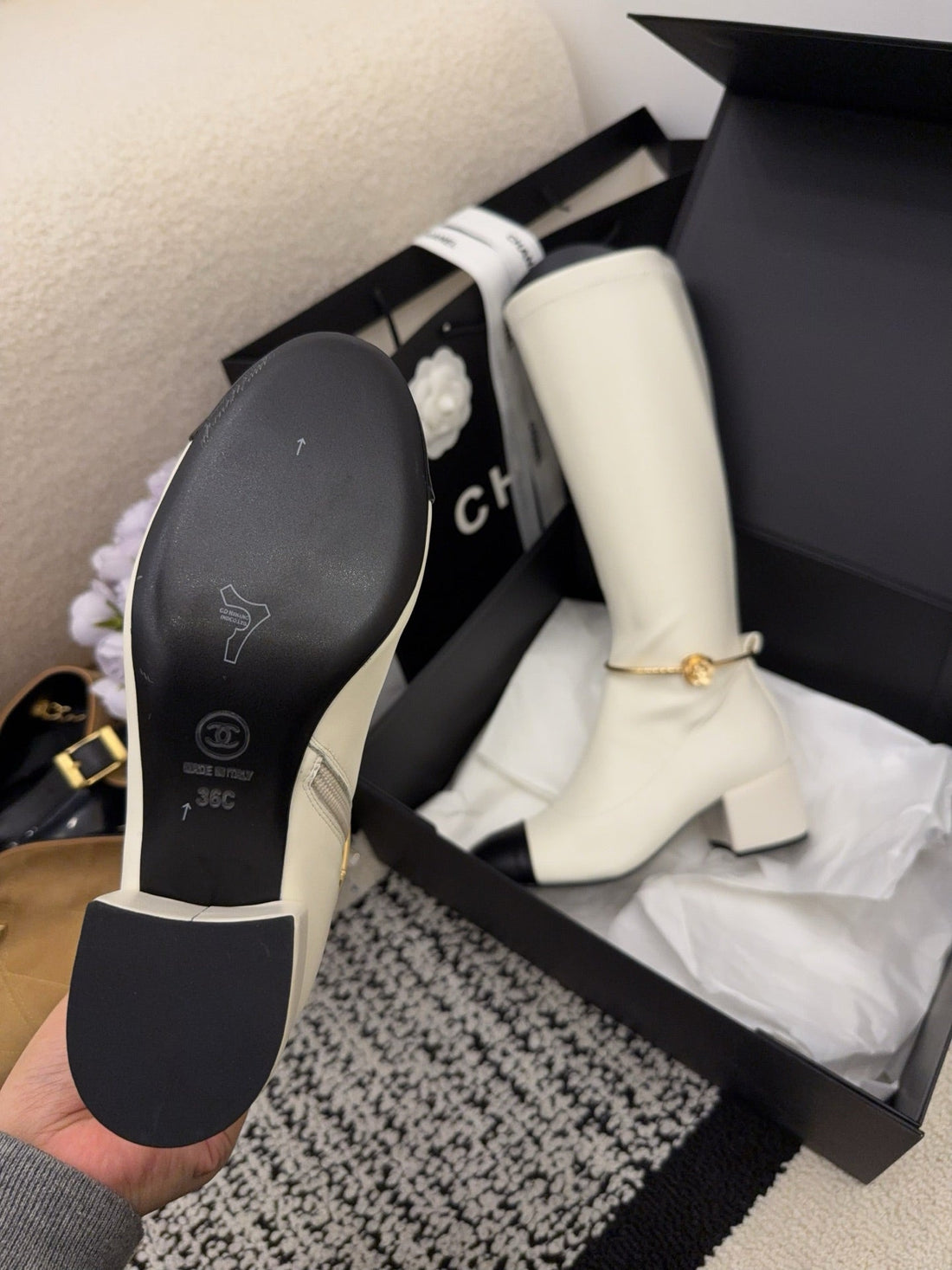 CC 26 Boot With Gold-Tone Ankle Chain White Black Lambskin 588821