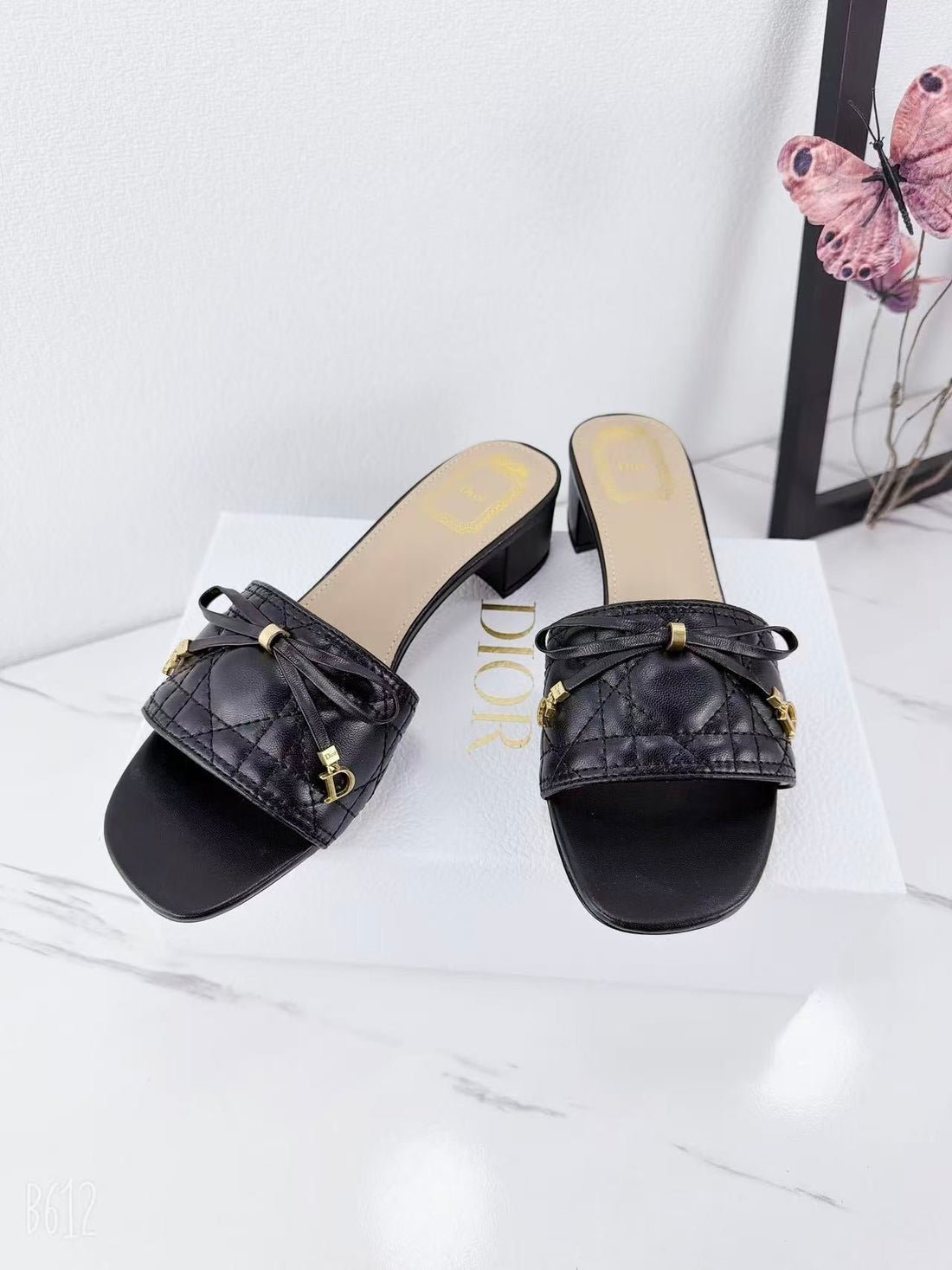 CD 26S Slippers Black Beige Cowhide 681587
