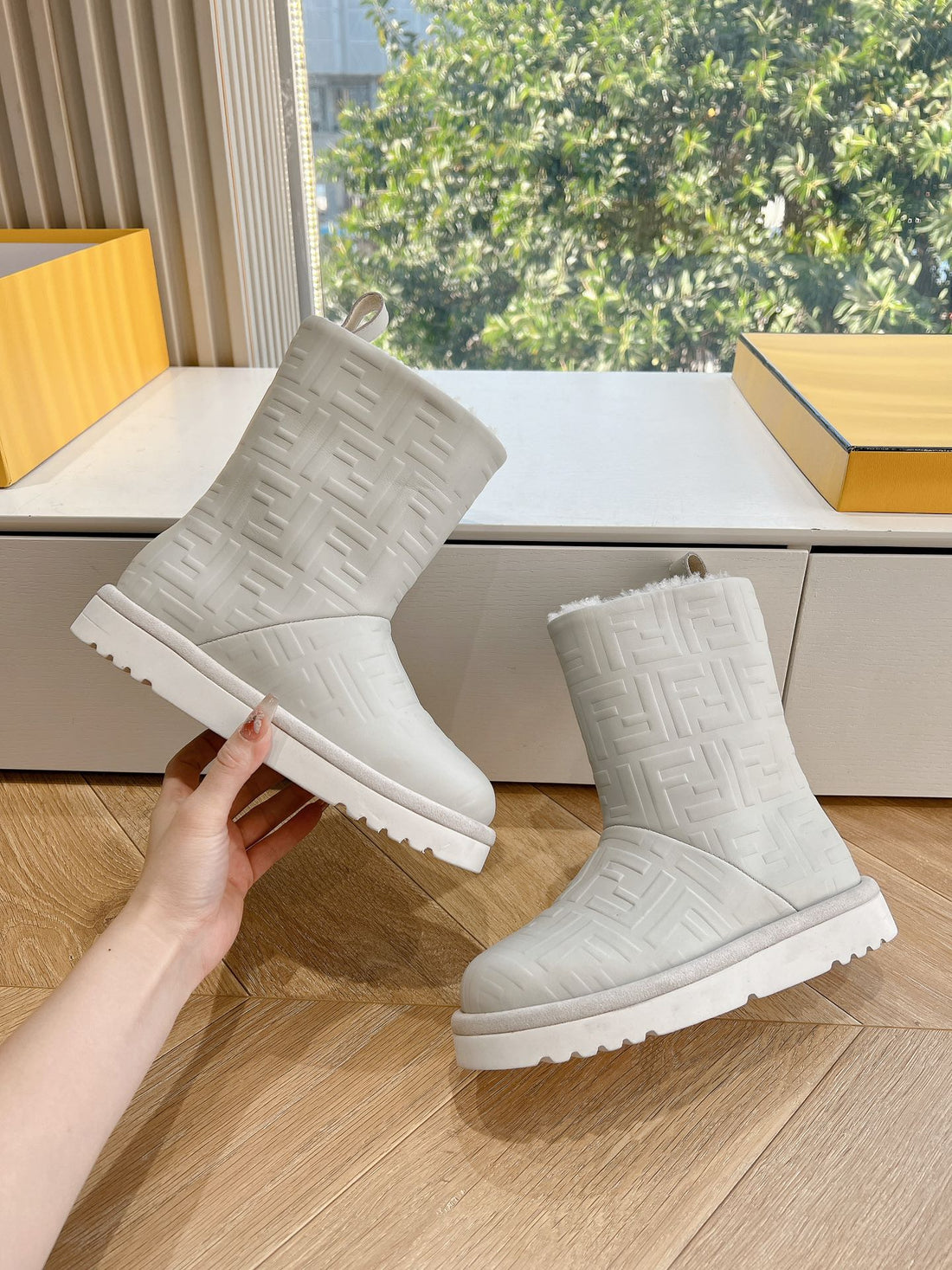 Fendi Apres Chic With Ff Chamois Boots Grey Cowhide 475231