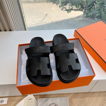 Hm Chypre Sandal Black Grained Calfskin 202797